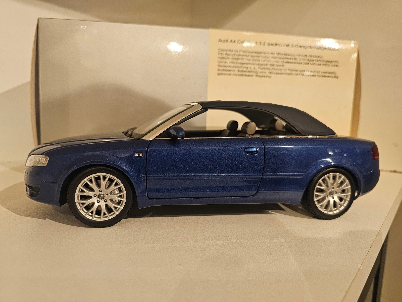 Norev Audi A4 Cabriolet Blauw 1:18 Dealer Edition, Ophalen of Verzenden, Zo goed als nieuw, Auto, Overige merken
