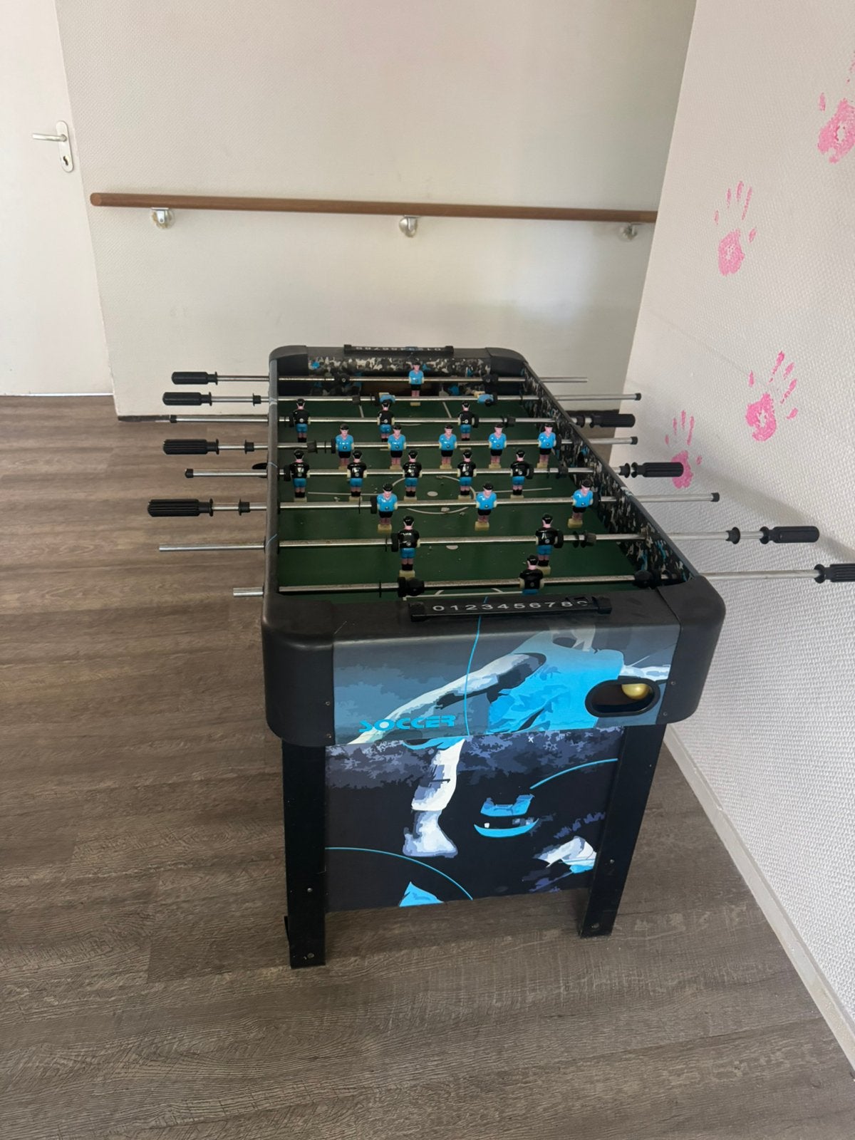 Voetbaltafel / Tafelvoetbal – uren speelplezier!, Ophalen, Zo goed als nieuw