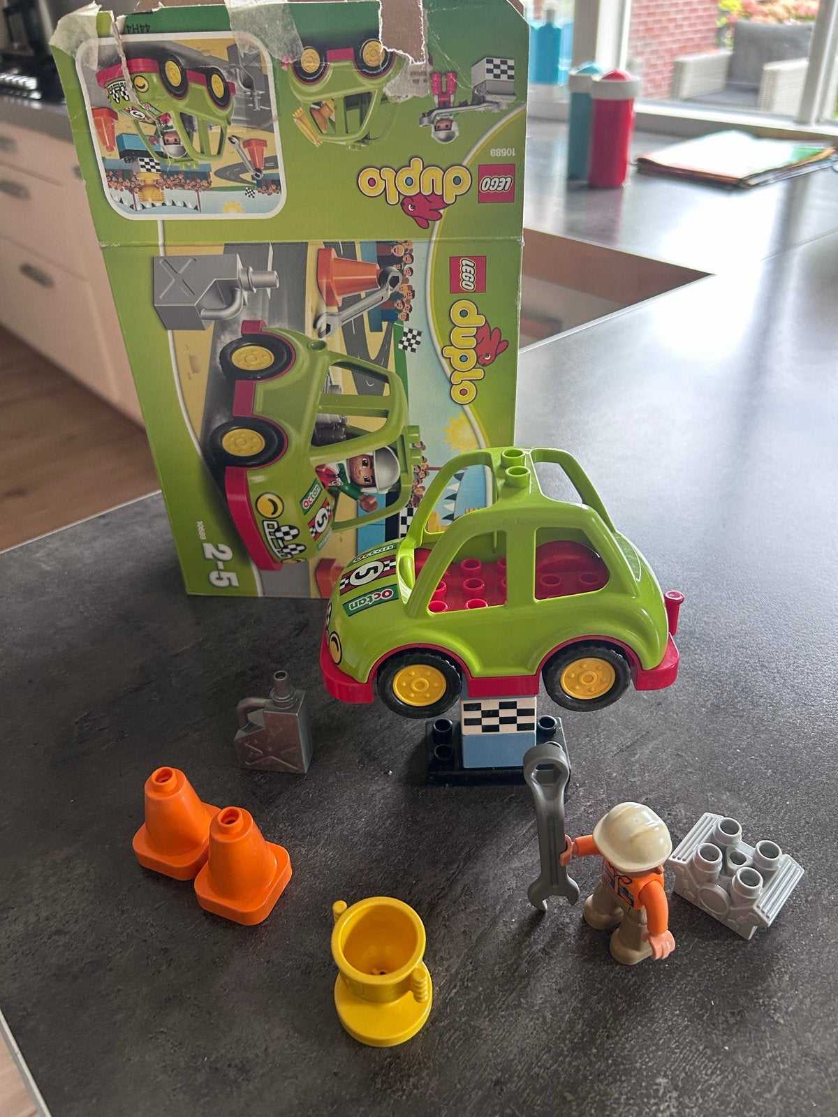 Lego Duplo 10589 Raceauto met monteur en accessoires, Gebruikt, Ophalen of Verzenden, Duplo, Inclusief doos