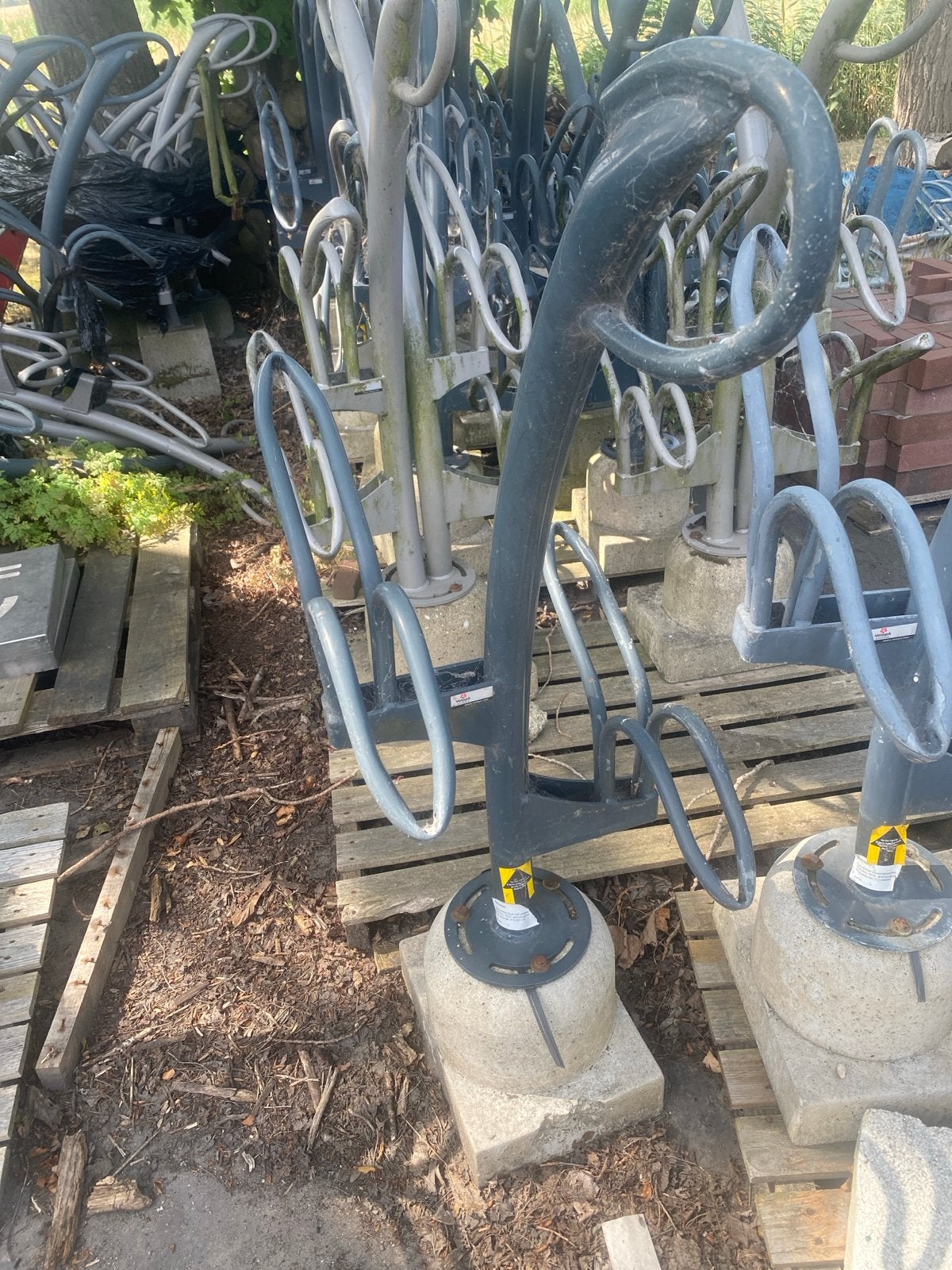 Fietsenrek met betonnen voet - Meerdere beschikbaar, Ophalen, Gebruikt