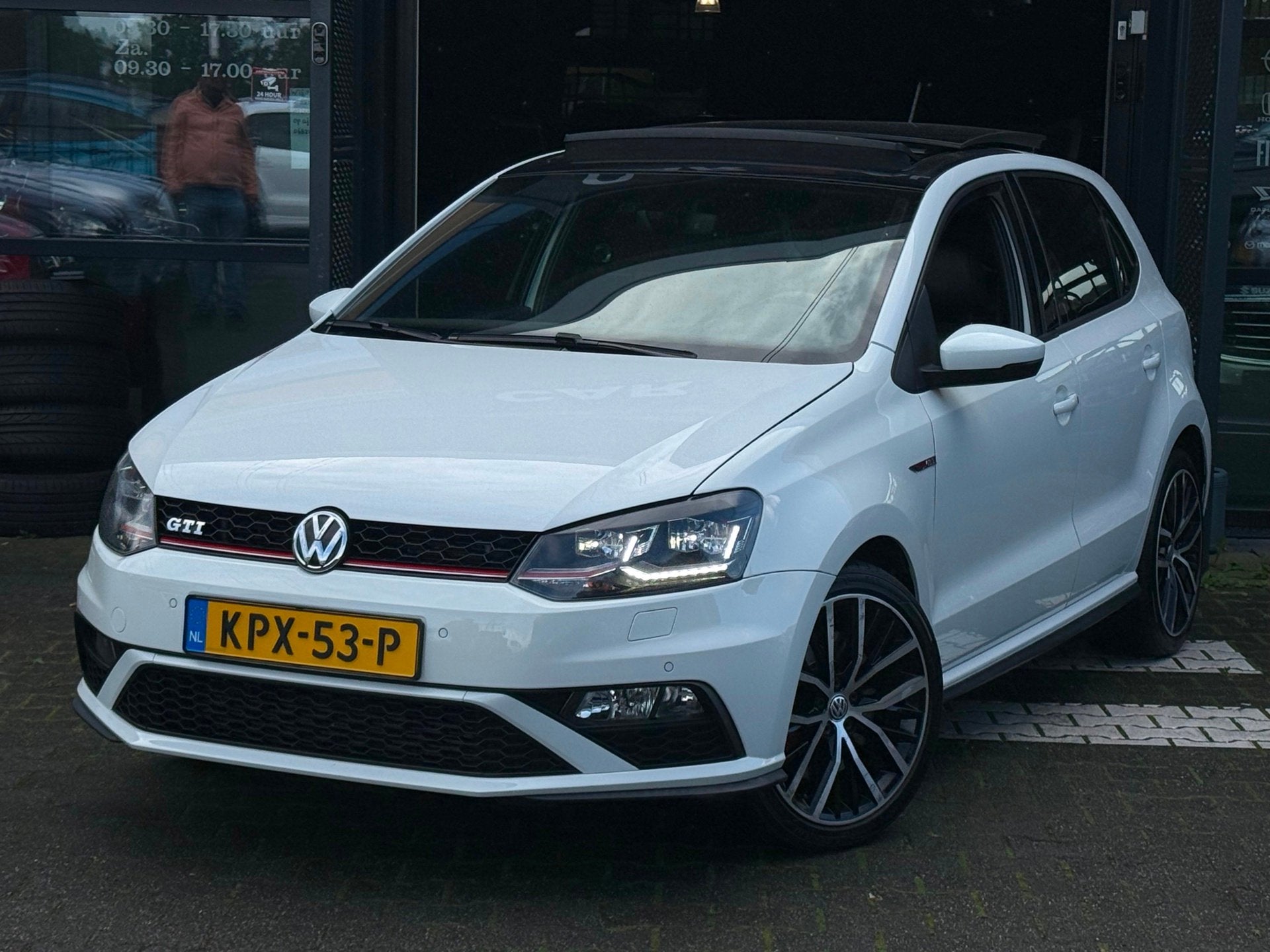 Volkswagen POLO 1.8 TSI GTI PANO/CAMERA/STLVRM/SPORT/VOLOPTI, Voorwielaandrijving, Gebruikt, Wit, Bedrijf