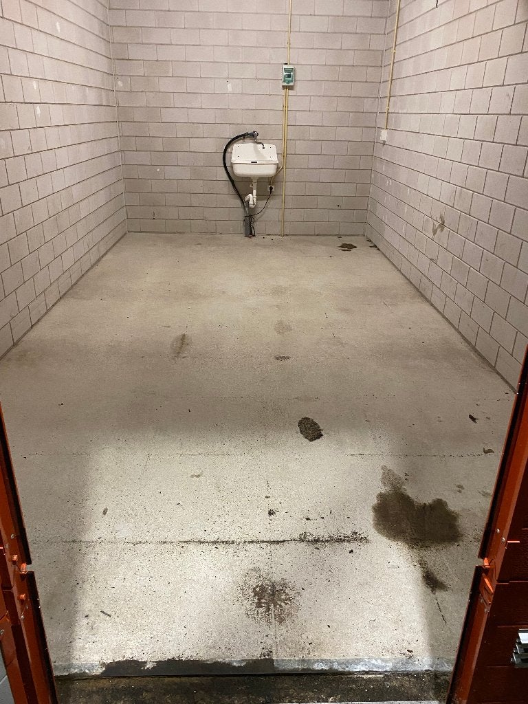 Garagebox, opslagruimte, bedrijfsruimte te huur Rotterdam N