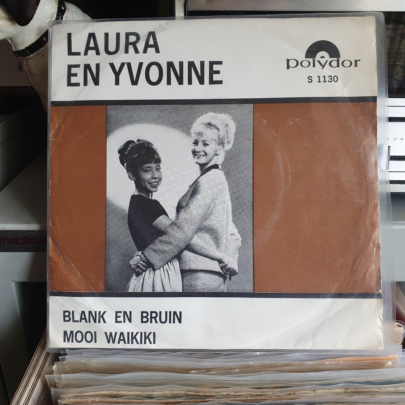 Laura en Yvonne - Blank en Bruin, Ophalen of Verzenden, Zo goed als nieuw, Overige formaten