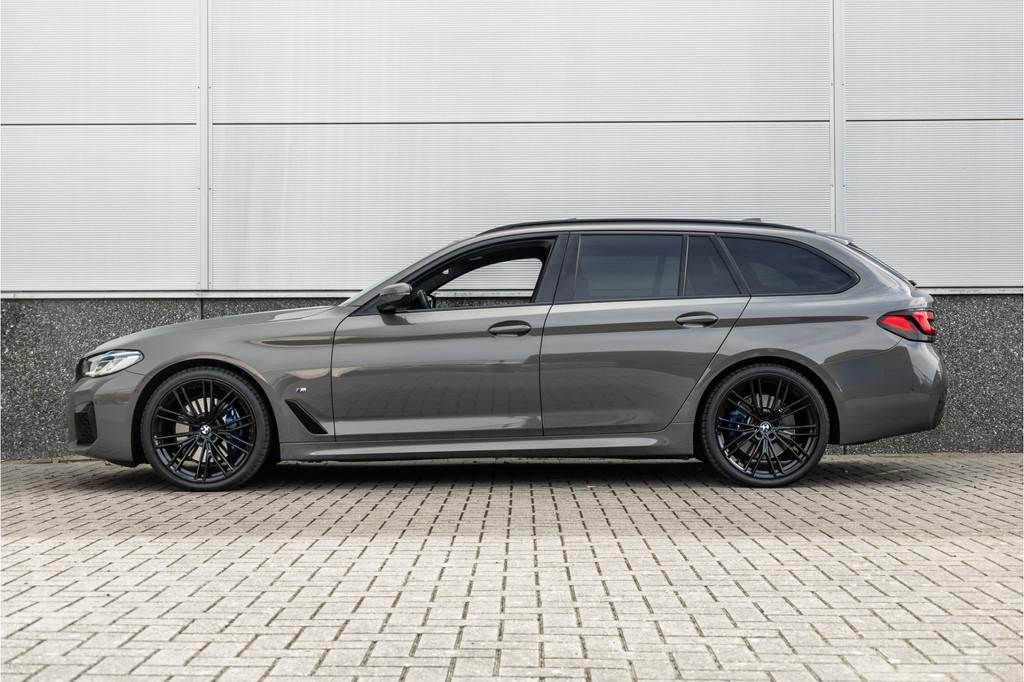 BMW 5 Serie Touring 530i High Executive M-Sport 20inch / Ber, Automaat, 1998 cc, Achterwielaandrijving, Gebruikt