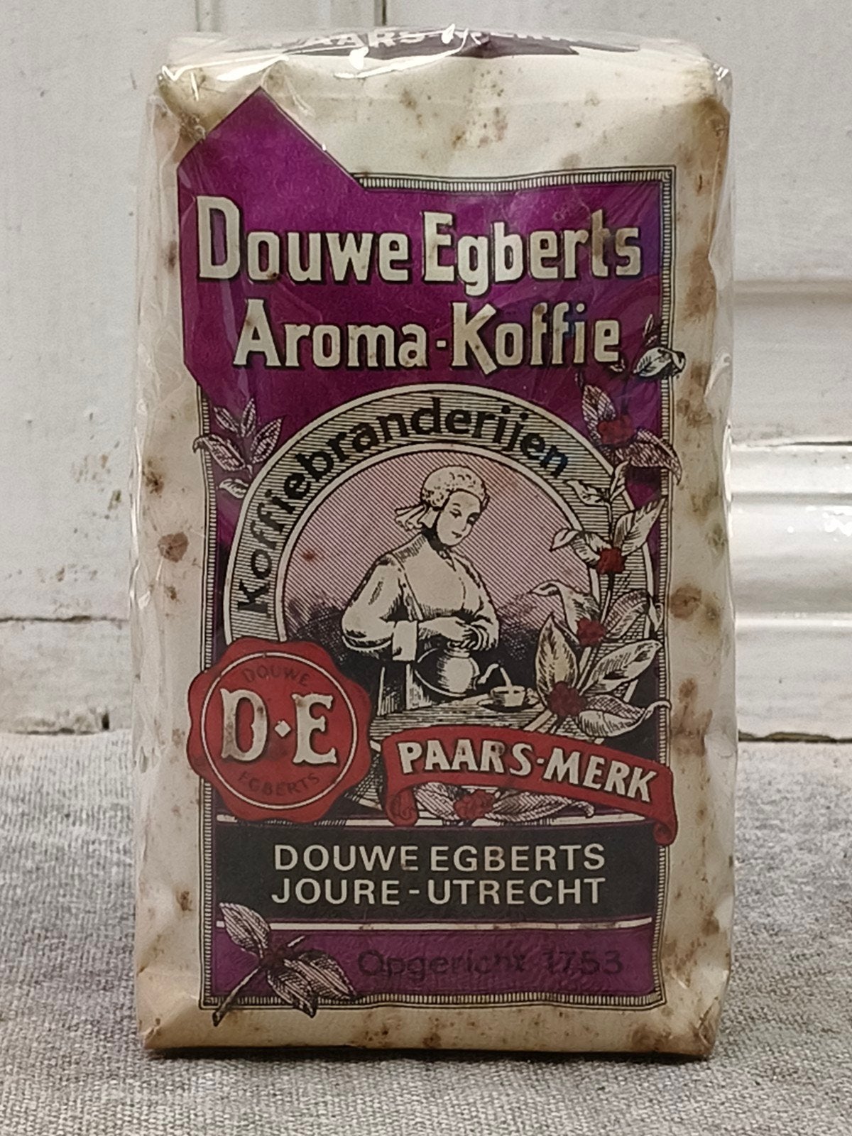 Oud vol pakje Douwe Egberts koffie, paars merk, Ophalen of Verzenden, Gebruikt