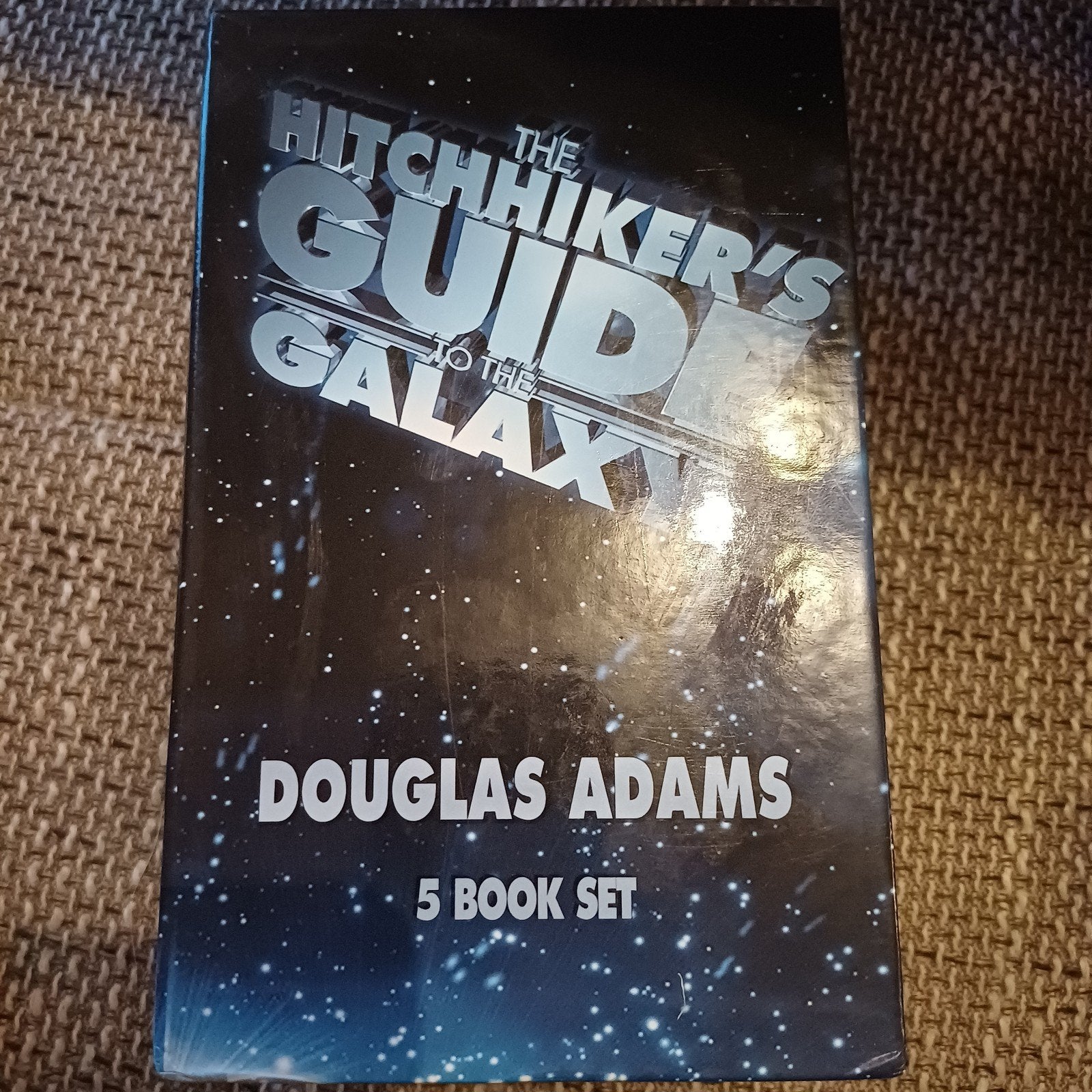 The Hitchhiker's Guide to the Galaxy - 5-delige set, Ophalen of Verzenden, Zo goed als nieuw, Douglas Adams