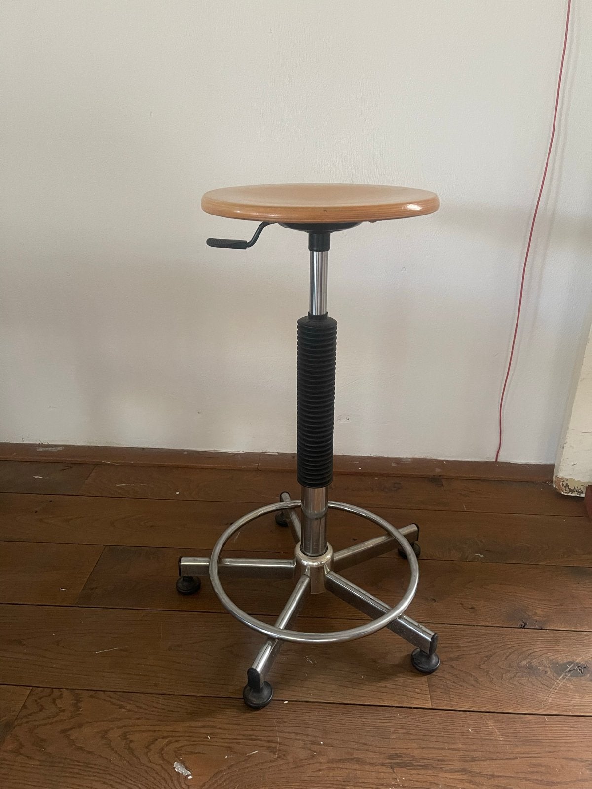 Vintage Werkkruk / Atelierkruk - In hoogte verstelbaar, Huis en Inrichting, Ophalen, In hoogte verstelbaar, Gebruikt, Hout
