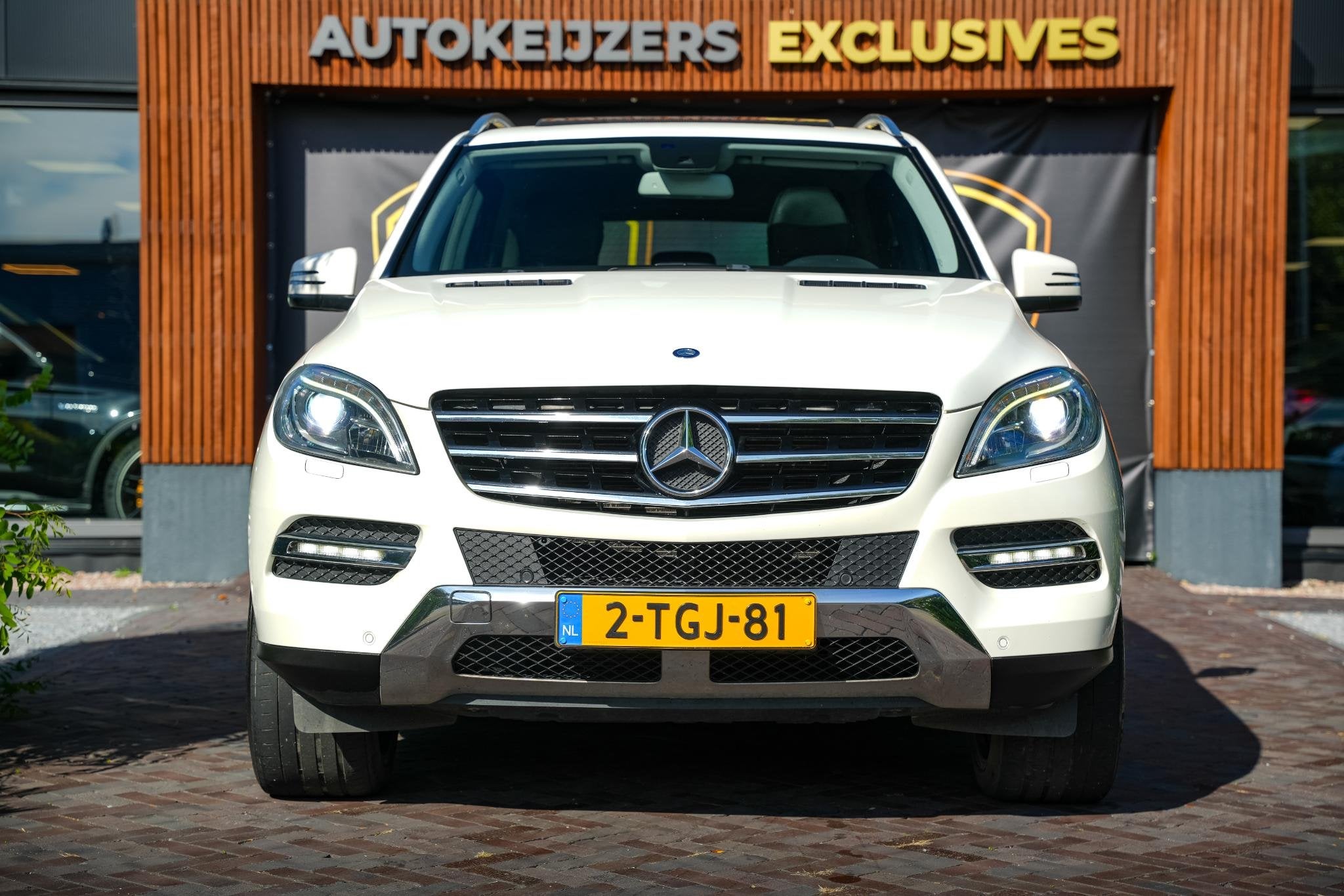 Mercedes-Benz M-klasse 350 AMG Panoramadak Harman/Kardon Nav, Automaat, Stof, Gebruikt, Wit