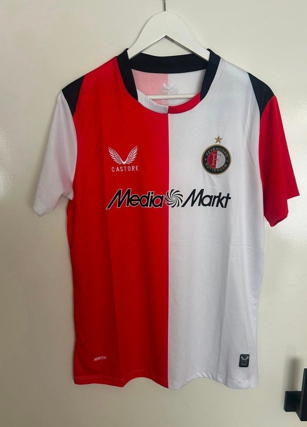Feyeboord thuisshirt. Maat S,XL enXXL