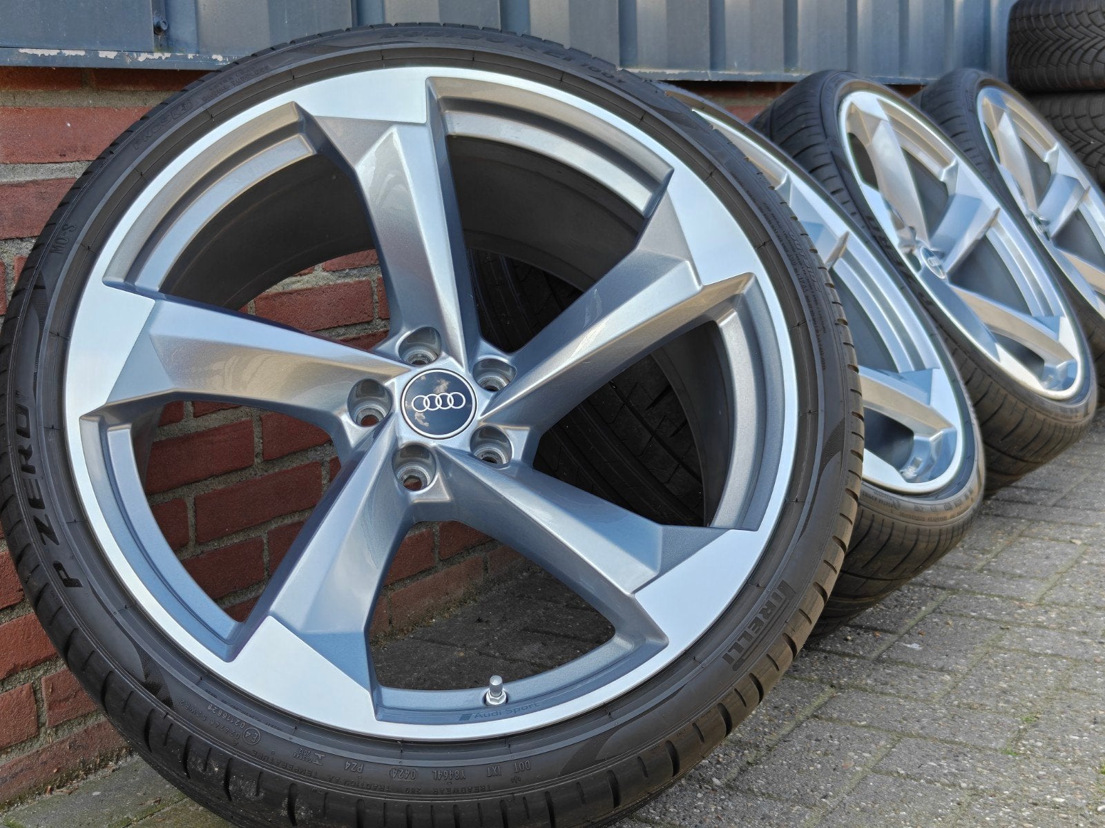 Gave Originele 21 inch Audi RS6 Zomerset Pirelli TPMS