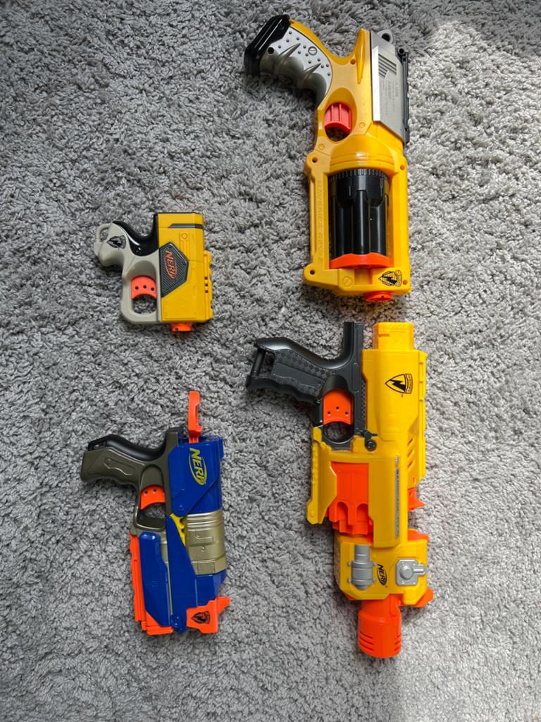 Nerf Blasters Set - 4 stuks, Ophalen, Zo goed als nieuw