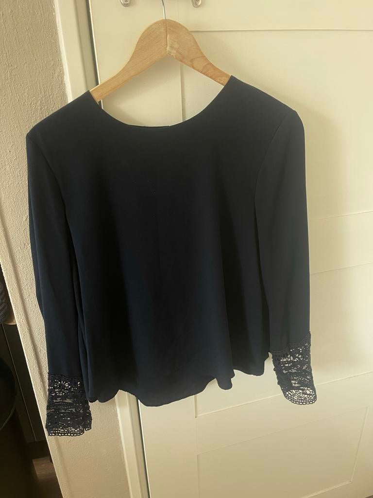 Donkerblauwe blouse met kant van Zara Trafaluc, Maat 38/40 (M), Blauw, Ophalen of Verzenden, Lange mouw