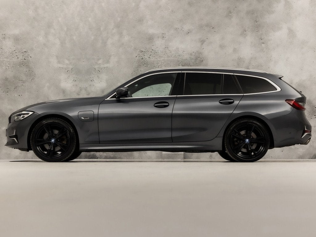 BMW 3 Serie 320e Sport 204Pk Automaat (APPLE CARPLAY, GROOT, Auto's, Automaat, Gebruikt, Euro 6, 4 cilinders