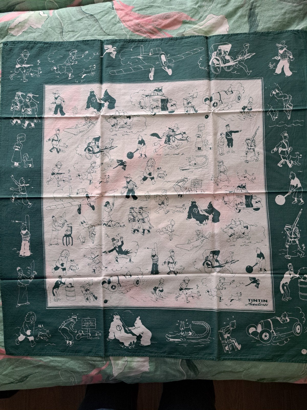 Vintage Kuifje Avonturen sjaal/wandkleed, Ophalen, Kuifje, Zo goed als nieuw, Gebruiksvoorwerp