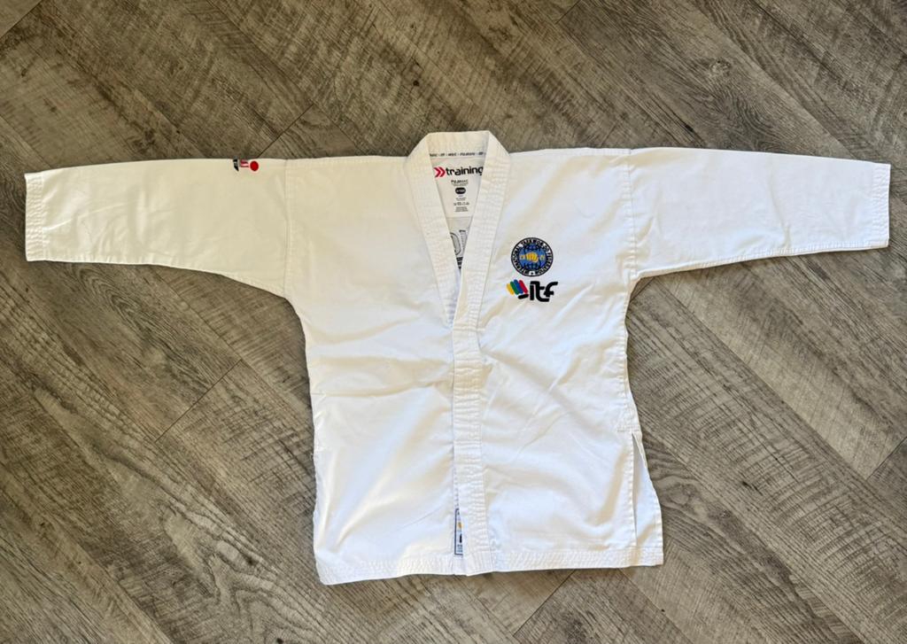 FUJIMAE ITF Taekwondo pak maat 160, Taekwondo, Maat XS of kleiner, Vechtsportpak, Ophalen of Verzenden