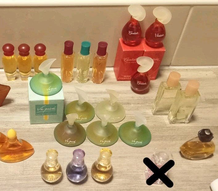 Grote verzameling Yves Rocher parfum miniaturen, Verzenden, Zo goed als nieuw, Miniatuur, Gevuld