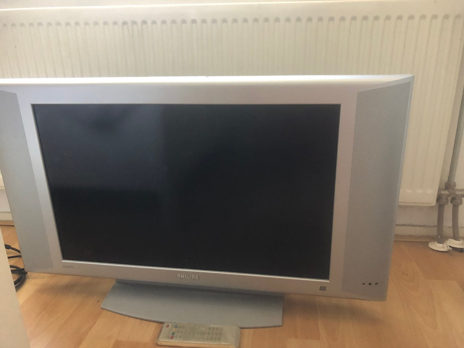 Goedkoopste tv PHILIPS moet weg, Audio, Tv en Foto, Ophalen, Philips, 50 Hz, Zo goed als nieuw