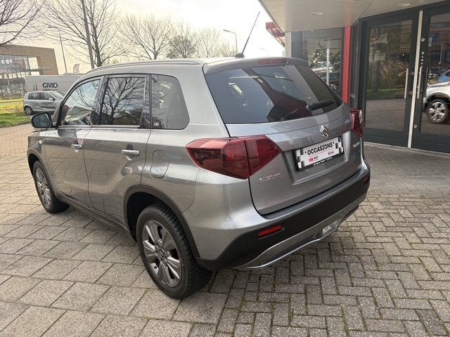 Suzuki Vitara 1.5 Hybrid Select | Navi | Camera | Cruise | 4, Auto's, Stof, Gebruikt, 4 cilinders, 400 kg