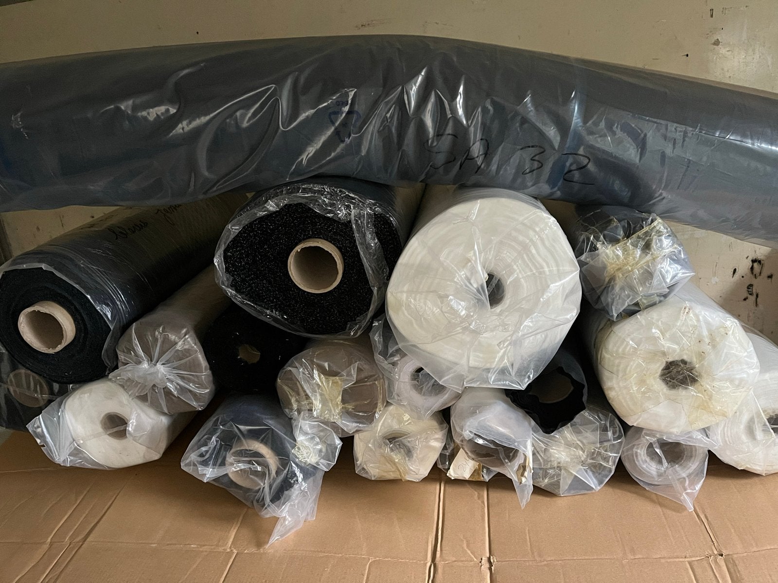 Vlieseline en Plakvlieseline - Diverse Rollen en Kleuren, Overige materialen, Meerkleurig, Ophalen of Verzenden, 30 tot 120 cm