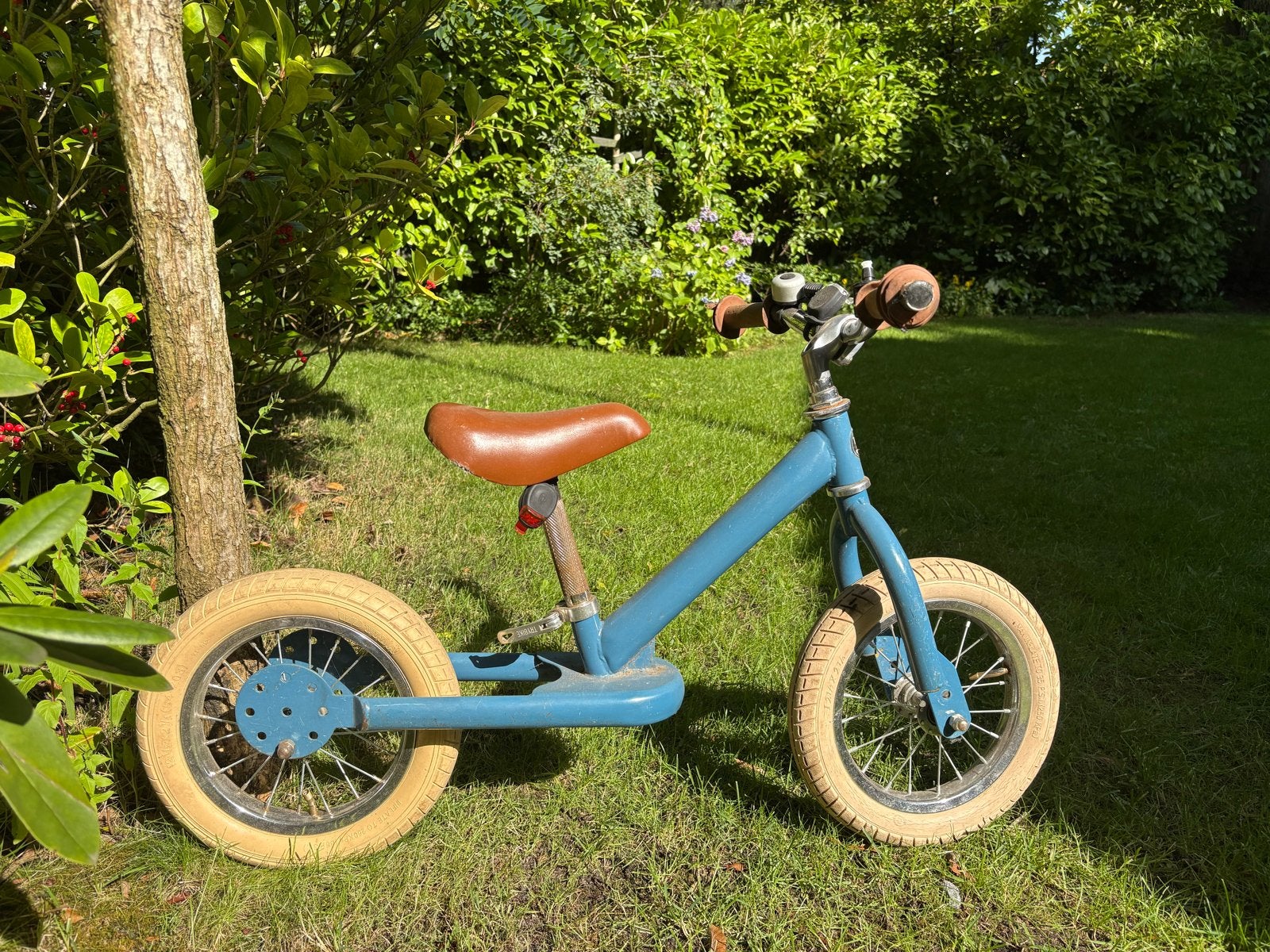 Blauwe loopfiets voor kinderen - Gebruikt, Fietsen en Brommers, Ophalen of Verzenden, Gebruikt, Velgrem, 16 tot 20 inch