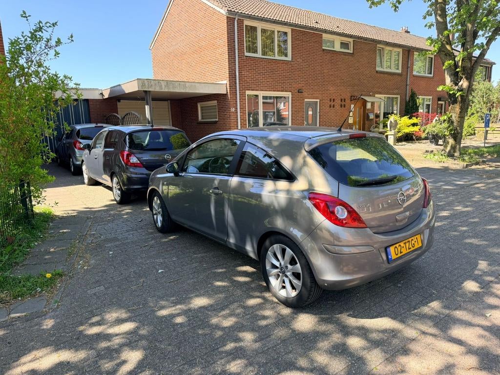 Opel Corsa 1.2 16V LPG 3D 2012, Auto's, Opel, Particulier, Corsa, ABS, Adaptive Cruise Control, Airbags, Airconditioning, Alarm