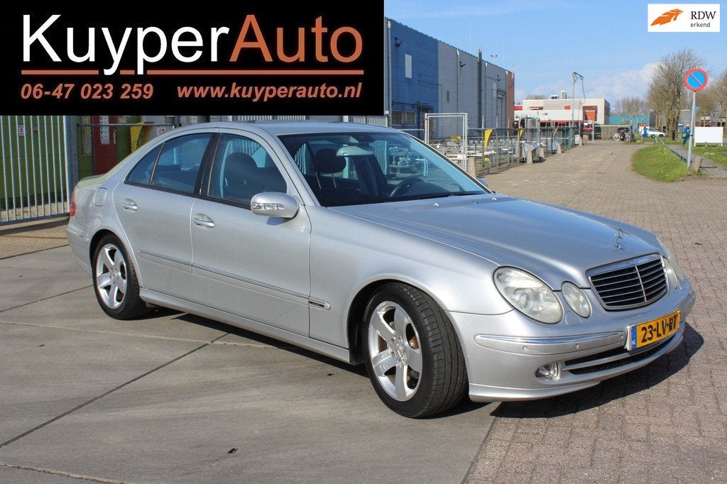 Mercedes-Benz E-klasse 240 Avantgarde km zijn nap geen impor, Auto's, Mercedes-Benz, Automaat, Achterwielaandrijving, Gebruikt