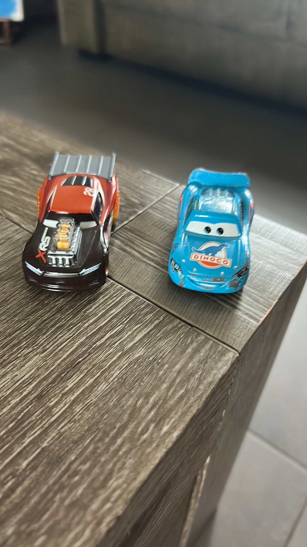 4 cars auto’s, Kinderen en Baby's, Speelgoed | Speelgoedvoertuigen, Ophalen of Verzenden, Gebruikt