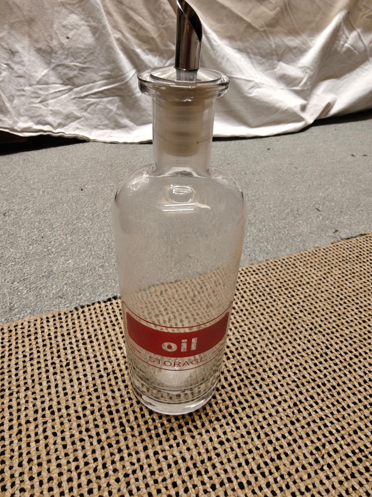 Oliekaraf met schenktuit - Zo goed als nieuw, Overige typen, Ophalen of Verzenden, Zo goed als nieuw, Glas
