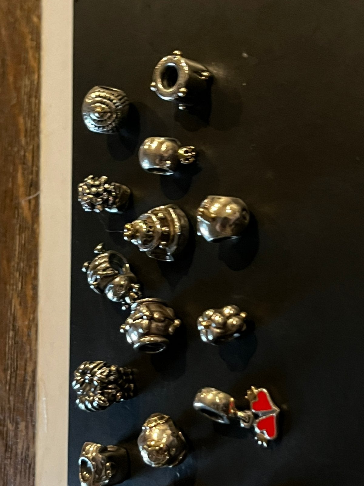 Pandora bedels met goud., Pandora, Ophalen of Verzenden, Zo goed als nieuw, 4 bedels of meer