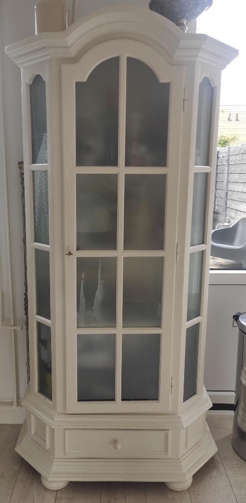 Kast wit, Ophalen