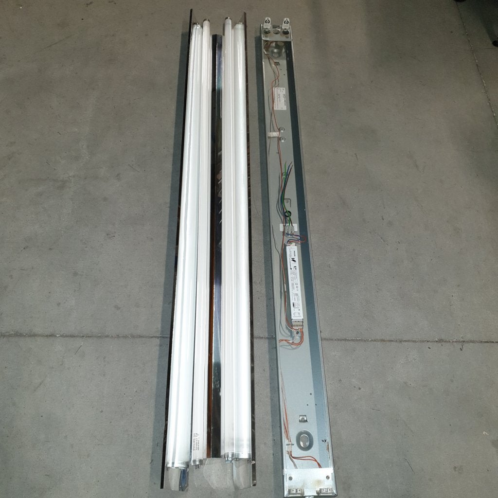 8 stuks in één koop dubbele  TL armatuur - 2x58 watt - T8 -, Niet ingevuld, Gebruikt, Niet ingevuld, Niet ingevuld