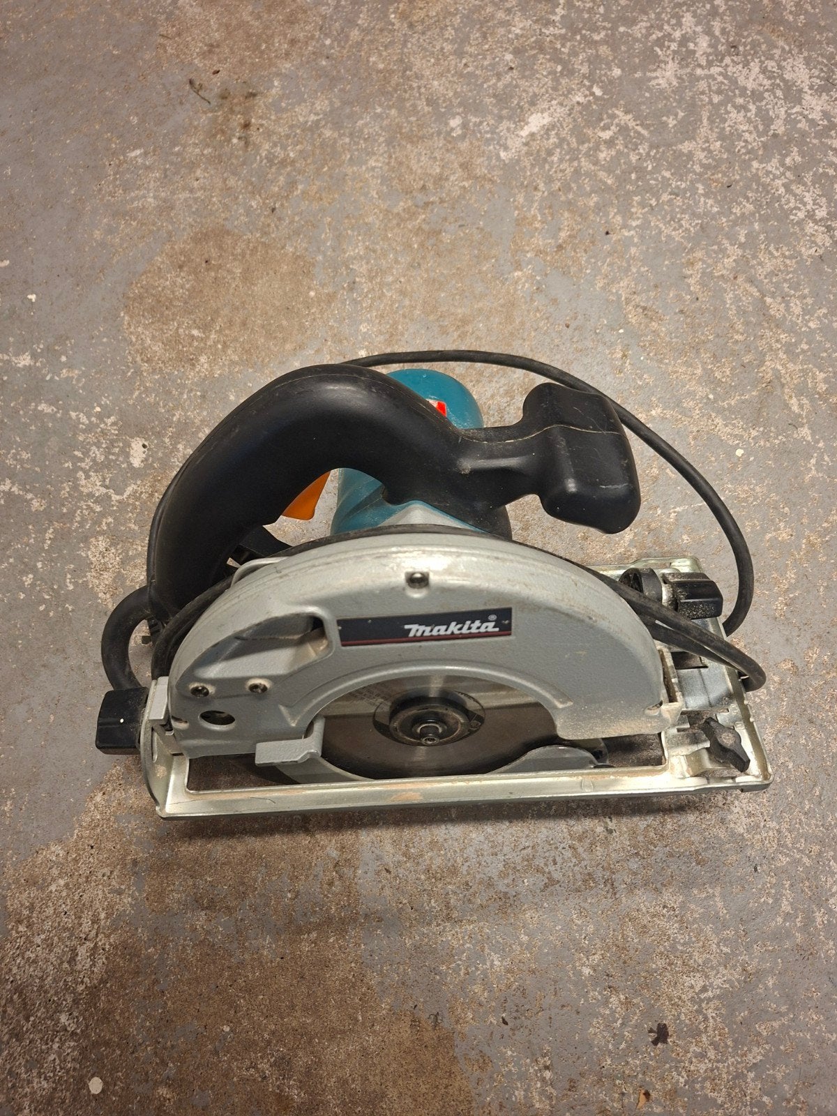 Makita 5603R cirkelzaag, Doe-het-zelf en Verbouw, Gereedschap | Zaagmachines, Gebruikt, Cirkelzaag, 600 tot 1200 watt, 30 tot 70 mm