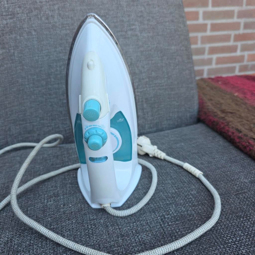 Bestron Strijkijzer met Snoer - Wit/Turquoise, Witgoed en Apparatuur, Strijkijzers en Strijkplanken, Ophalen, Gebruikt, Strijkijzer met snoer