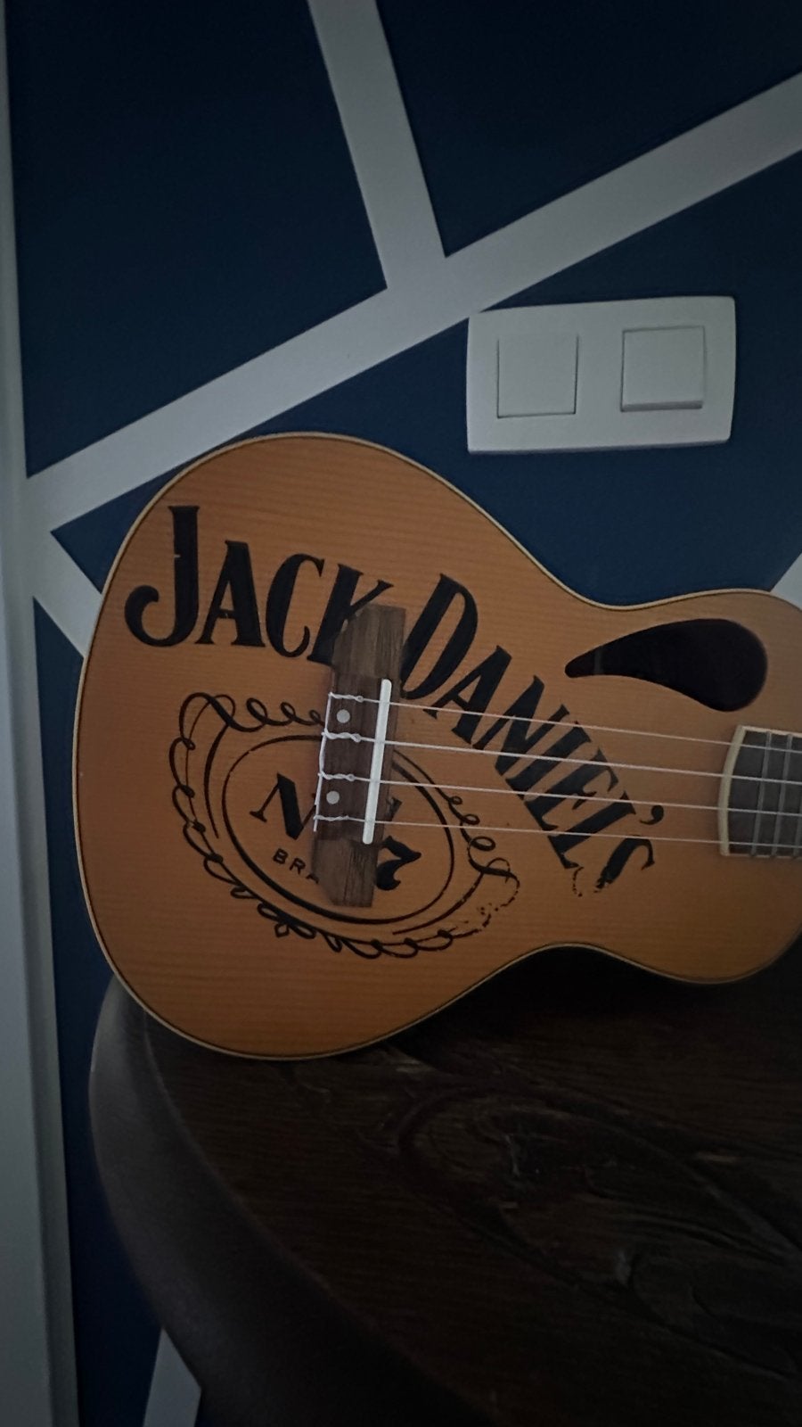 Jack Daniel's Ukelele, Ophalen, Gebruikt, Ukelele