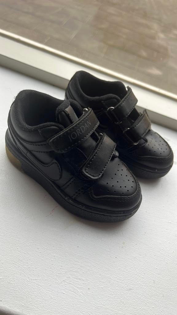 Nike air Jordan schoenen kids als NIEUW TE KOOP!, Ophalen of Verzenden, Zo goed als nieuw, Jongen of Meisje, Schoenen