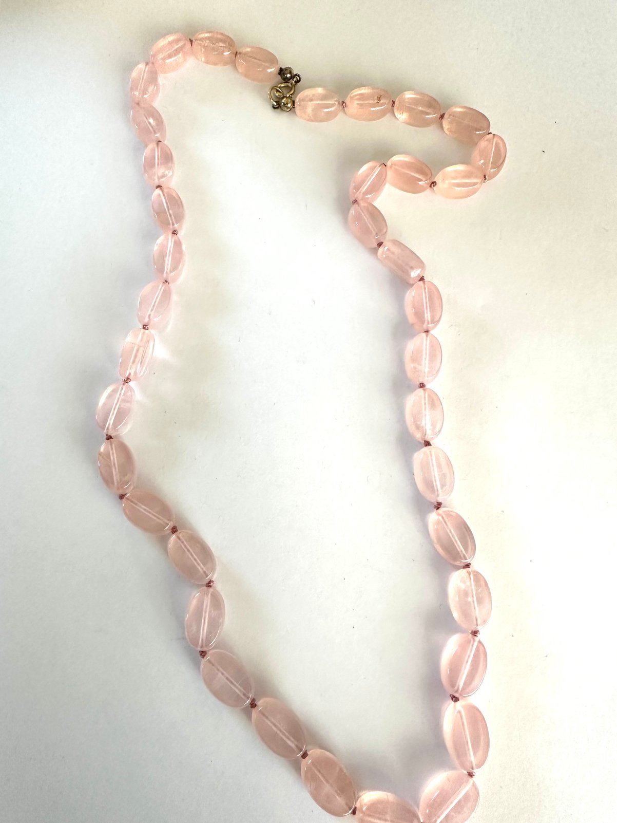 Vintage geknoopte rozenkwarts ketting 14 kt slotje, Ophalen of Verzenden, Overige materialen, Ketting, Met edelsteen
