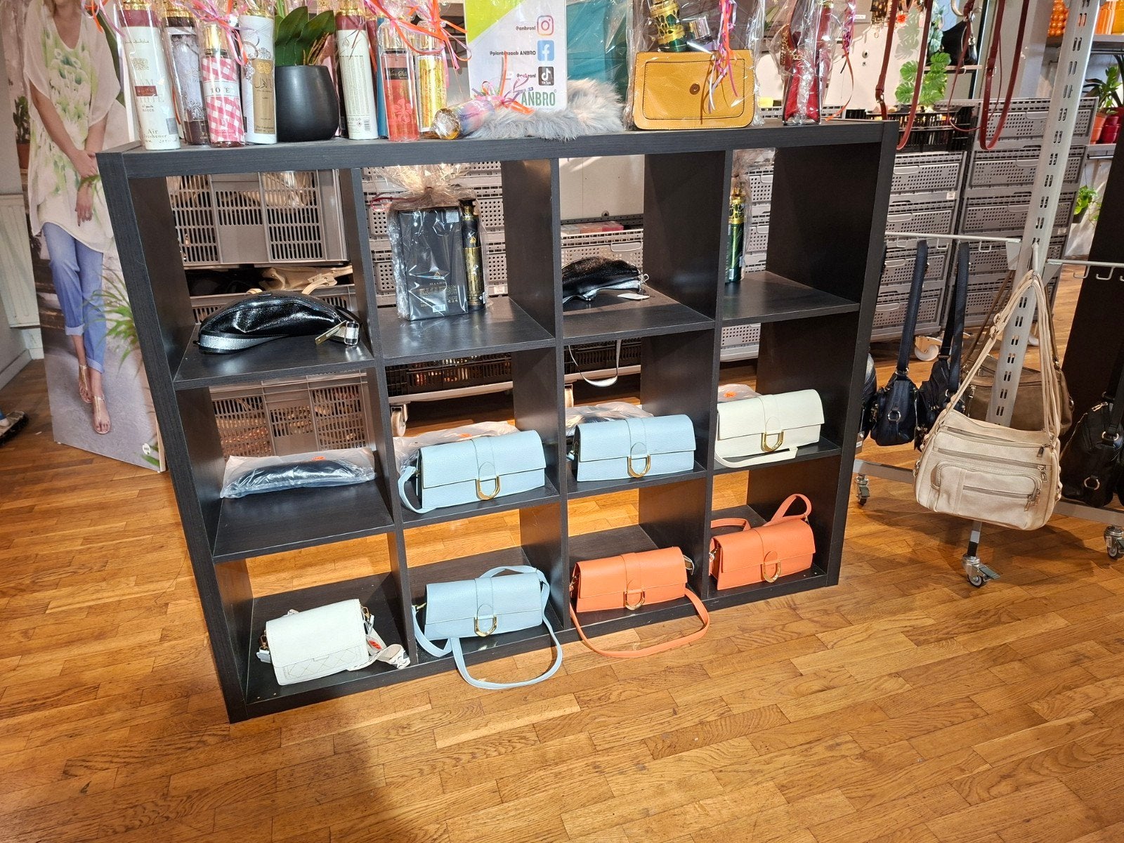 Kallax Vakkenkast (zwart), Ophalen, Plantenzaakanbro@hotmail.com, Ikea, Gebruikt