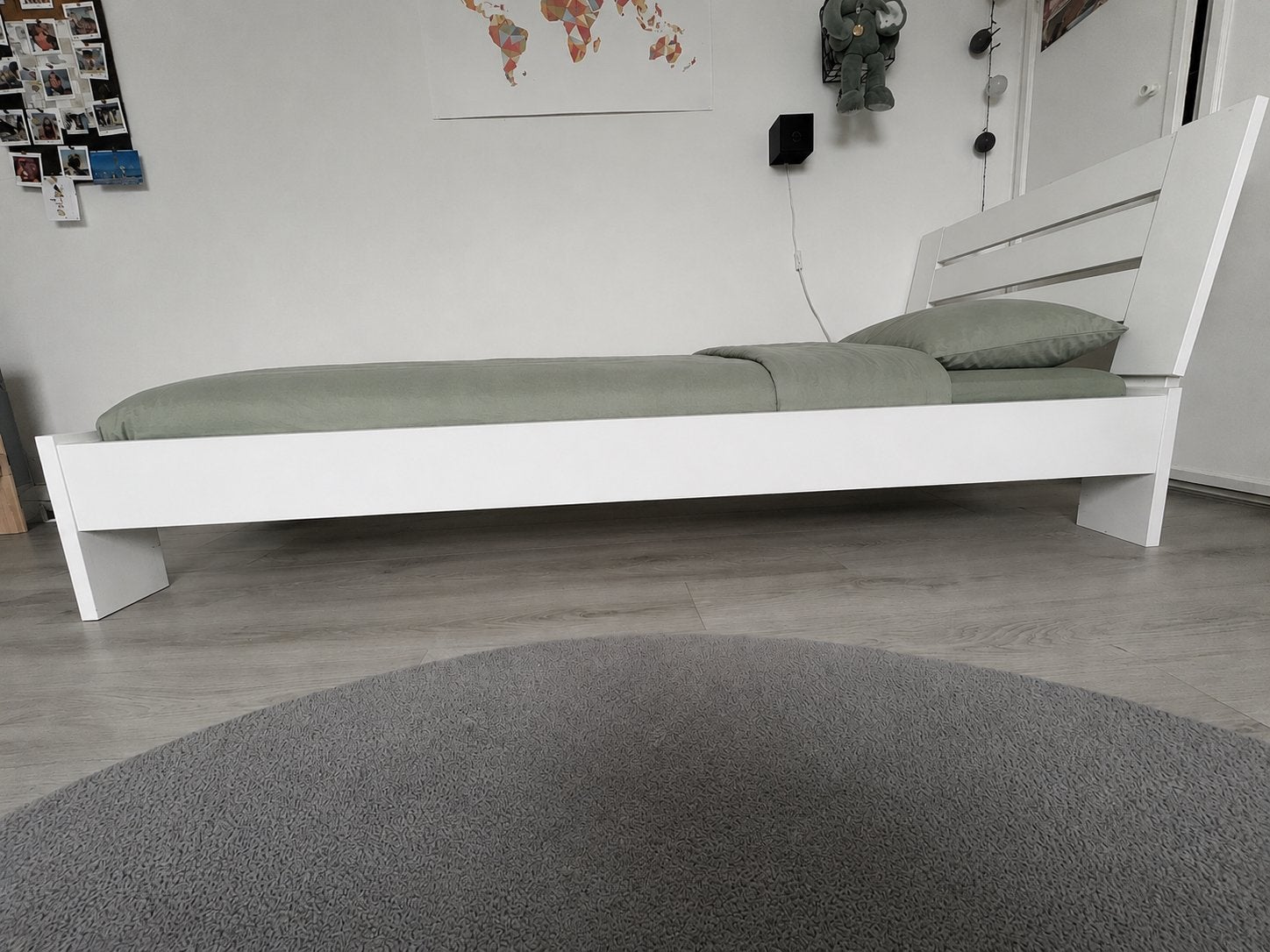 Een persoons bed, Huis en Inrichting, Slaapkamer | Bedden, Ophalen, 90 cm, Eenpersoons, Wit