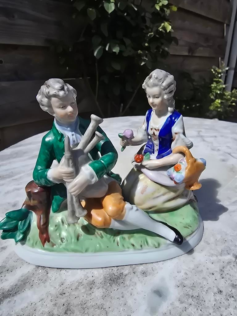 Vintage porseleinen beeldje: herder en herderin, Antiek en Kunst, Antiek | Porselein, Ophalen of Verzenden
