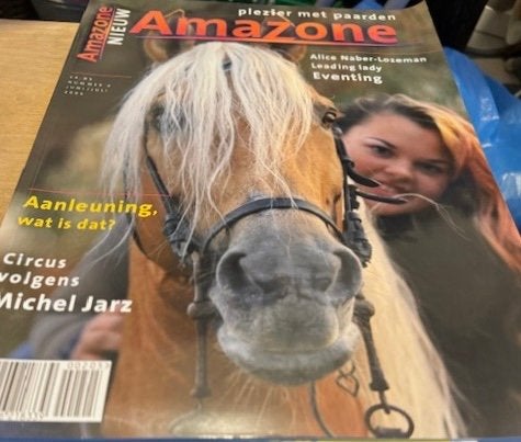 Bit, Amazone, Ponywijzer - Paardenmagazines, Ophalen of Verzenden, Gelezen, Overige typen