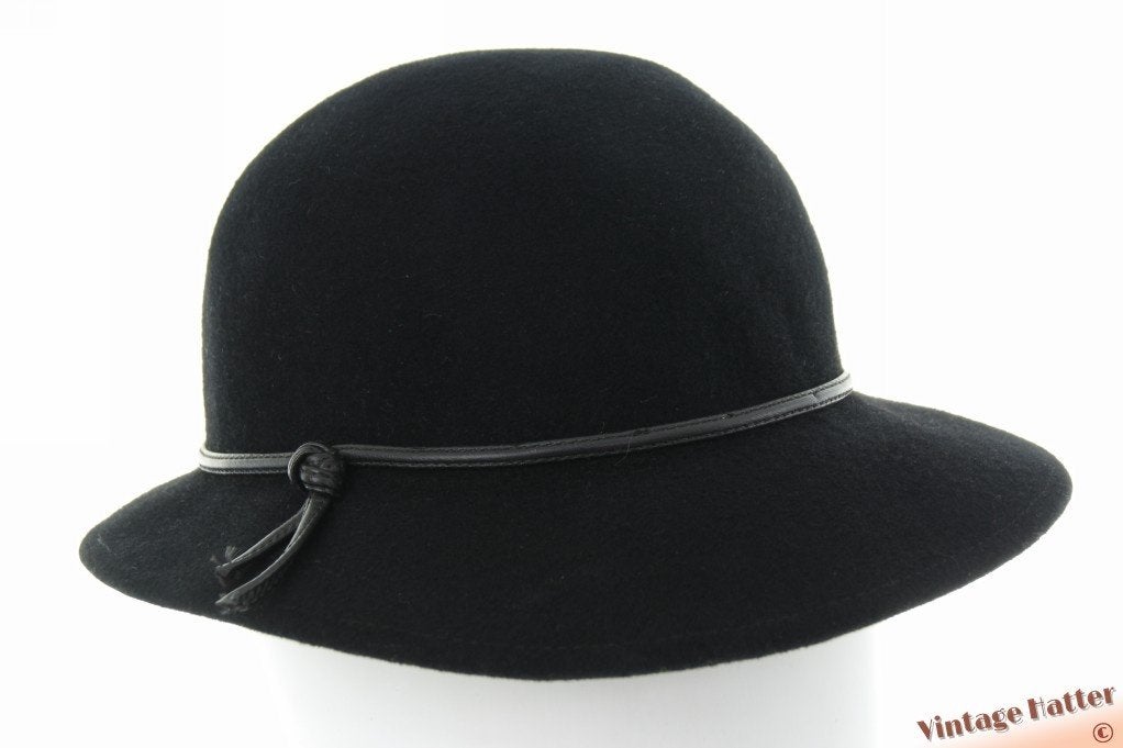 Vintage Dameshoed zwart vilt 55 = S tot XS gratis verzenden, Kleding | Dames, Hoeden en Petten, Ophalen of Verzenden, Zo goed als nieuw