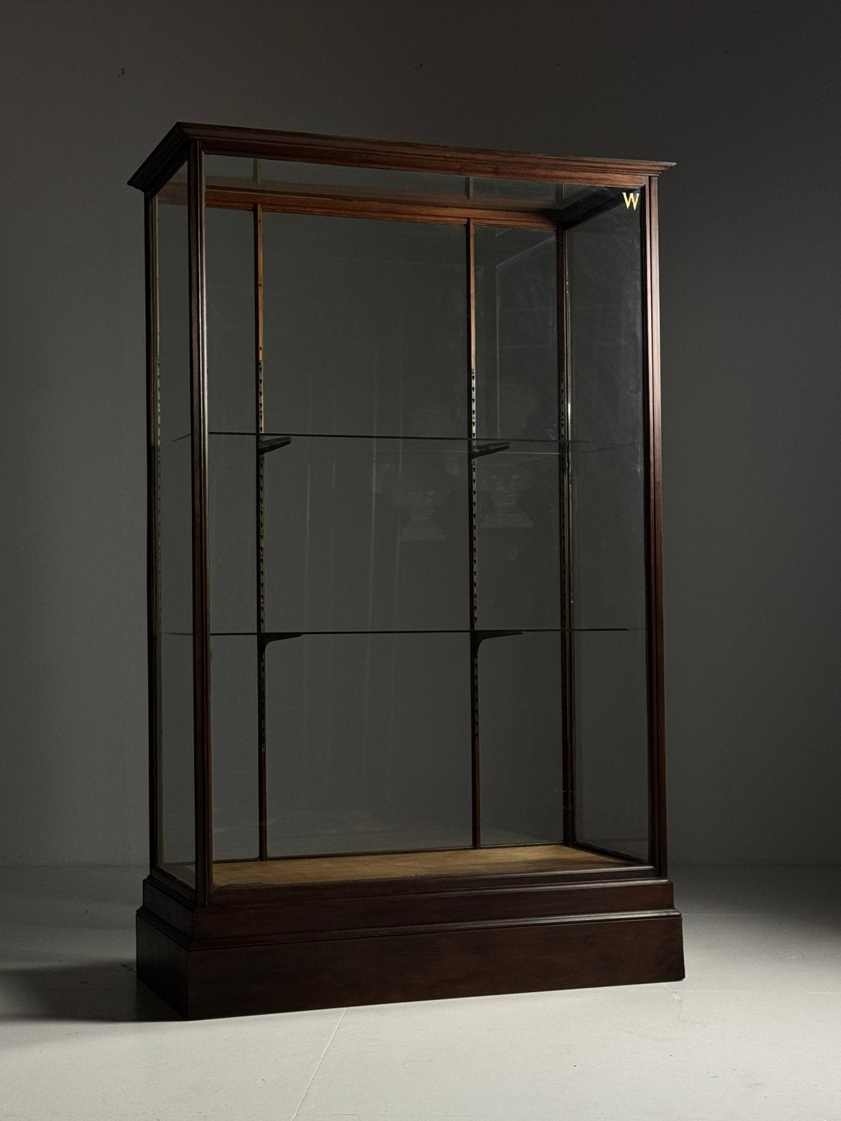 Mahonie Vitrine museumkast 1920, Ophalen, 50 tot 100 cm, Minder dan 100 cm, 25 tot 50 cm