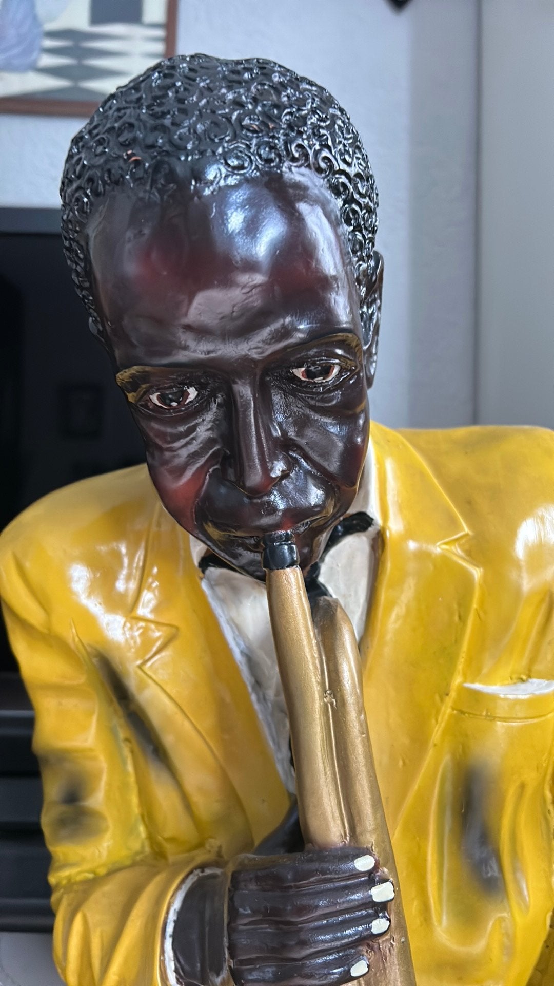 Foto 2 van Groot beeld van trompettist - Jazzmuzikant