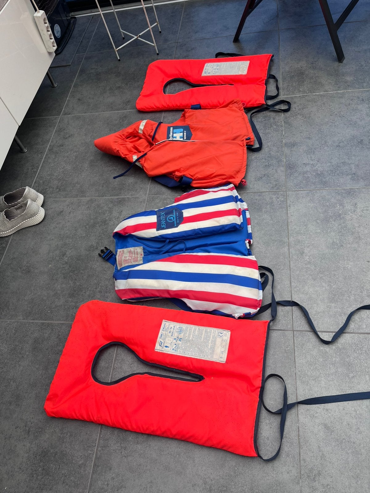 4 zwemvesten, Ophalen of Verzenden, Zo goed als nieuw, Dame of Heer, Reddingsvest of Zwemvest