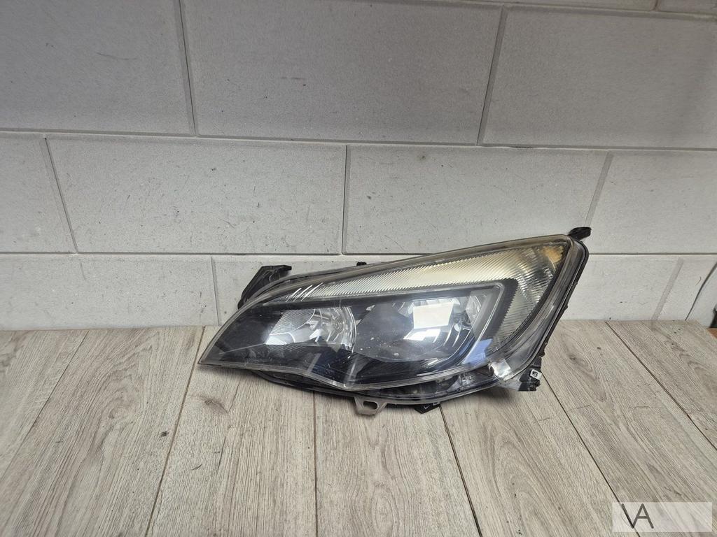 Opel Astra J 2009 - 2015 koplamp links zwart binnenwerk €150, Gebruikt, -, -, Opel