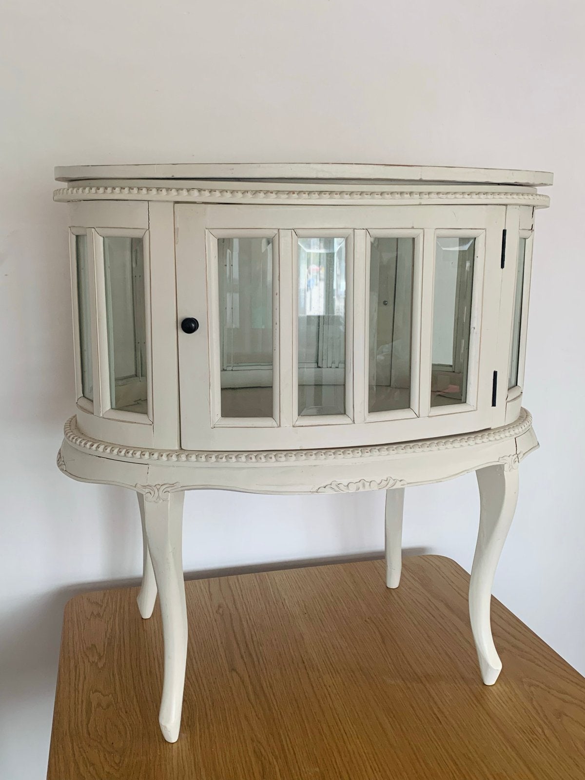 Romantisch brocante vitrinekastje ovaal, Antiek en Kunst, Antiek | Meubels | Kasten, Ophalen of Verzenden