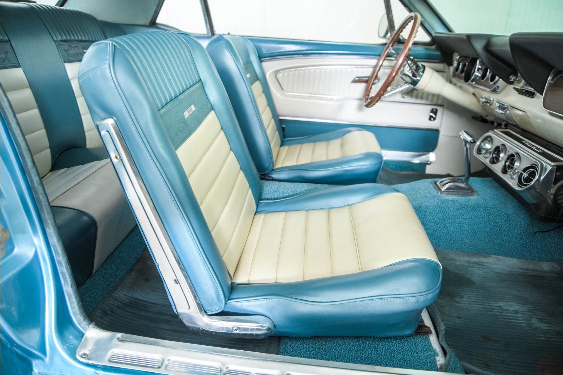 Ford Mustang V8 302 automaat (bj 1966), foto 12