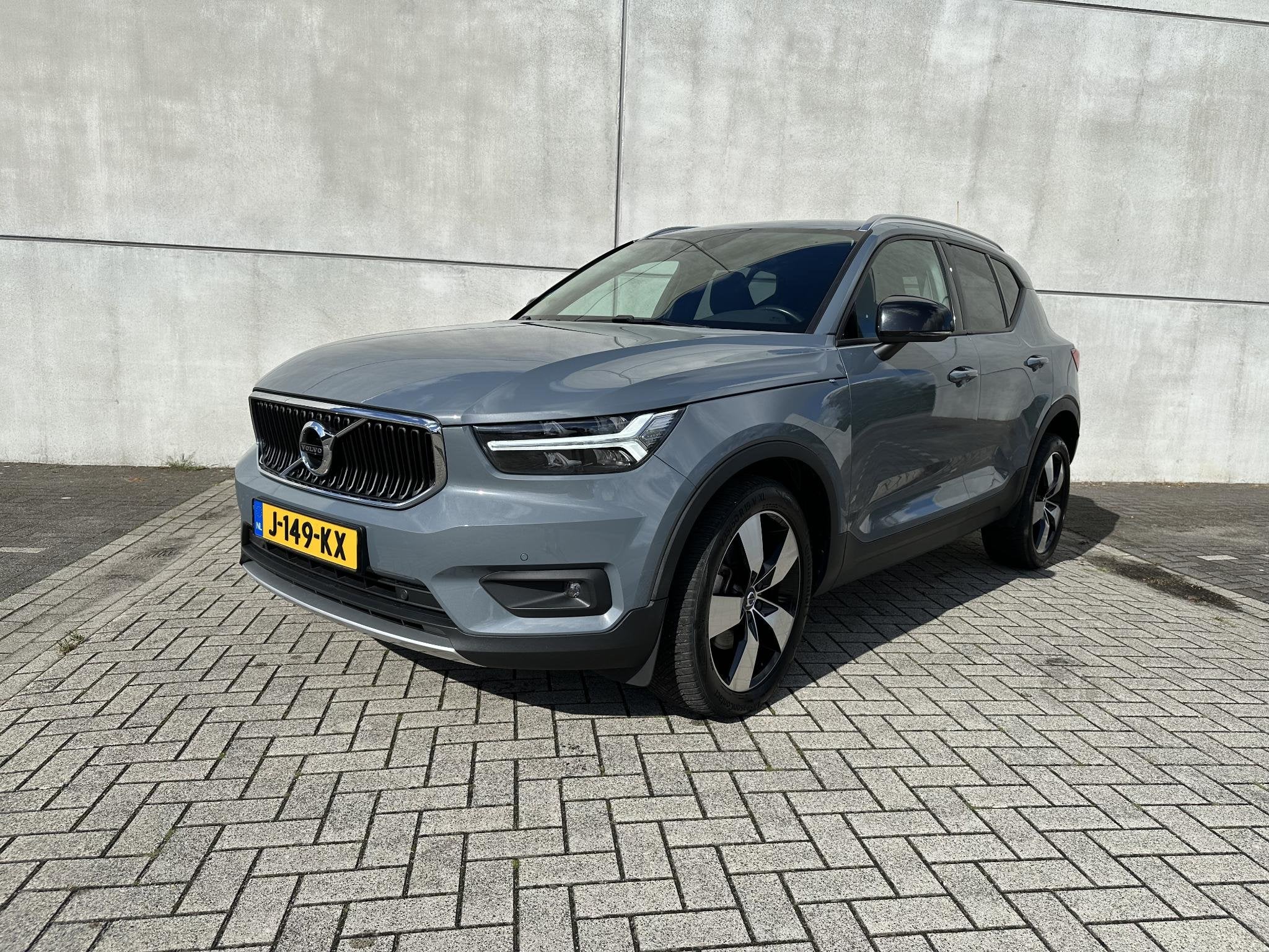 Volvo XC40 2.0 B4 Business Pro NL geleverd | Volvo dealer on, Auto's, Dealer onderhouden, Stof, Euro 6, 4 cilinders