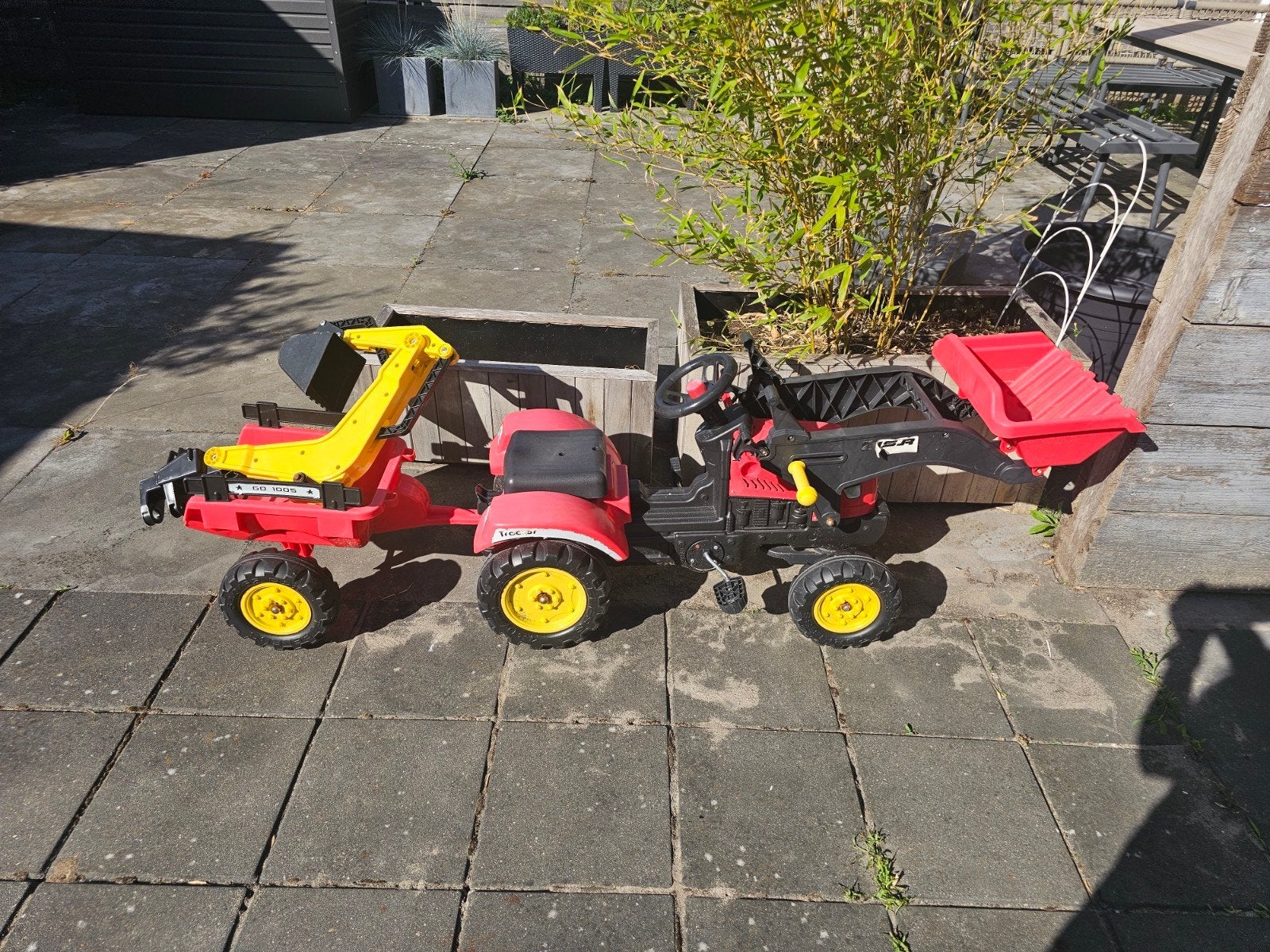 Speelgoed tractor met aanhanger en graafmachine, Ophalen of Verzenden, Gebruikt, Trapvoertuig
