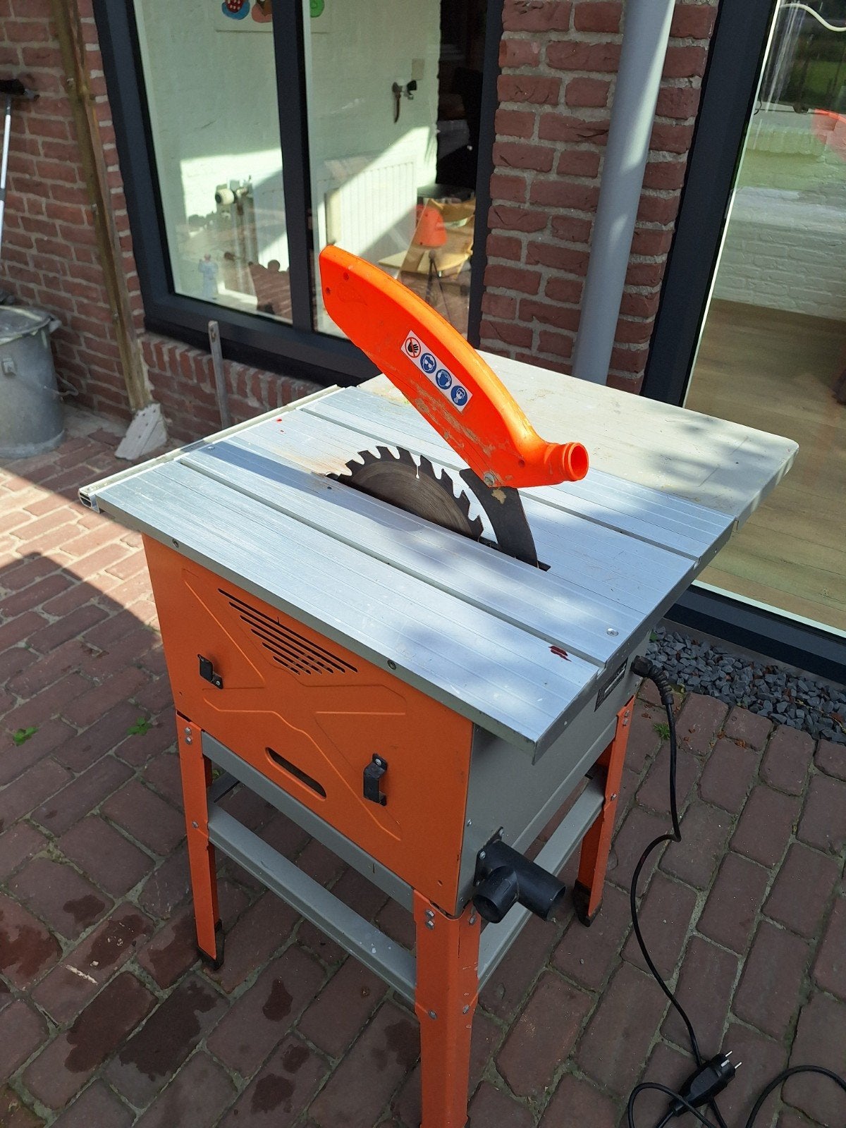Einhell Tafelzaagmachine 220V - Werkt perfect